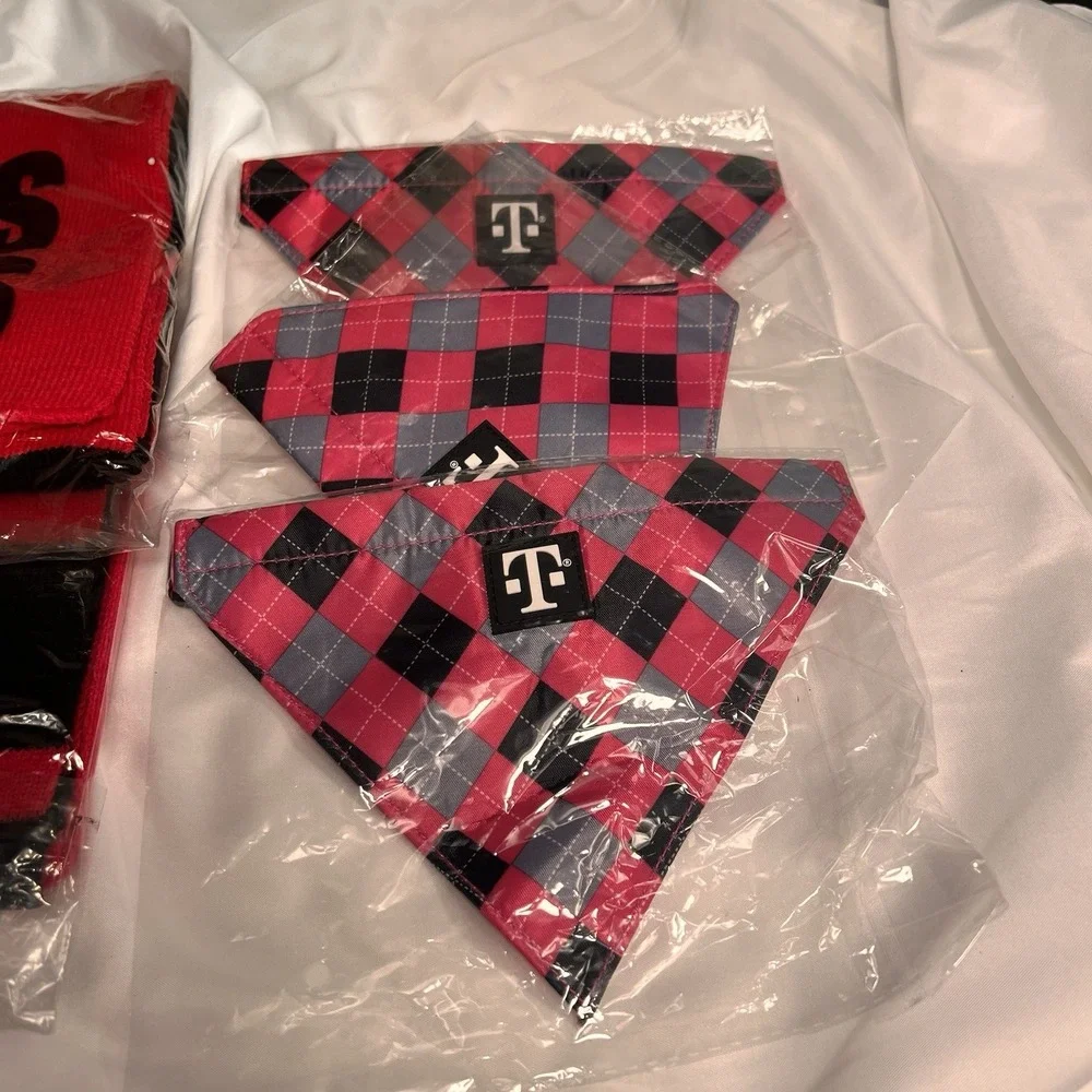T-MOBILE DOG COLLAR BANDANA &scarfs Pink Plaid‎ Cellular Promotional NEW